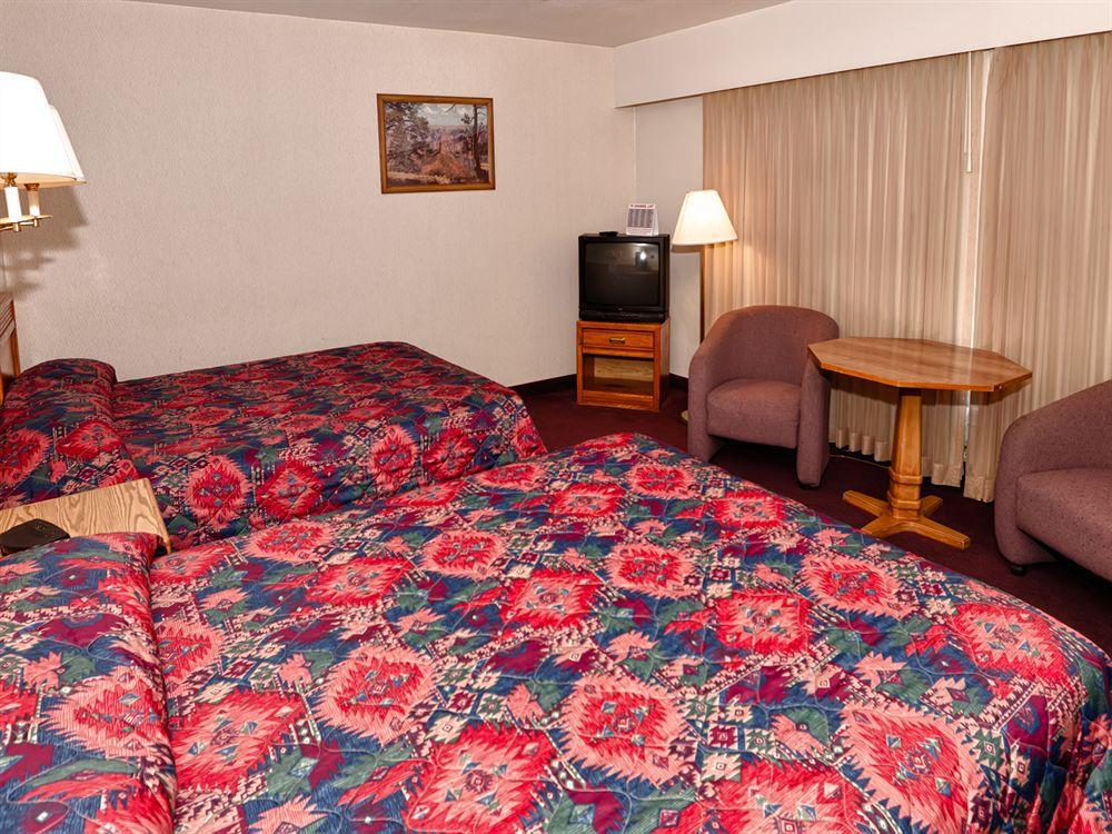 Econo Lodge Panguitch Near Bryce Canyon Exterior photo