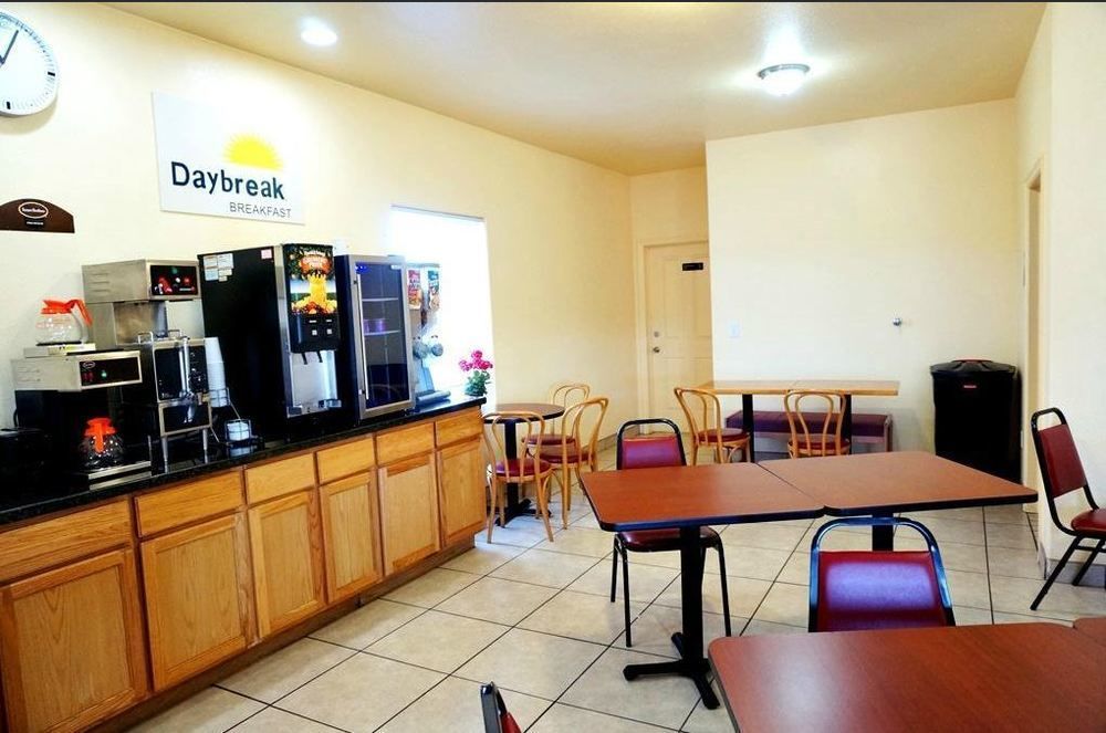 Econo Lodge Panguitch Near Bryce Canyon Exterior photo