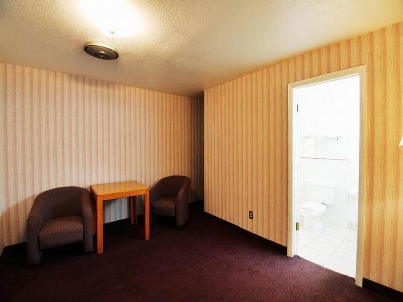 Econo Lodge Panguitch Near Bryce Canyon Exterior photo